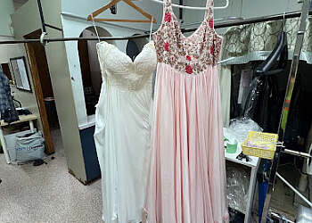 Langley dry cleaner The Langley Drycleaner Laundromat & Boutique Ltd.