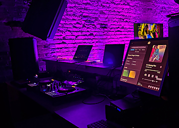 London night club The Well