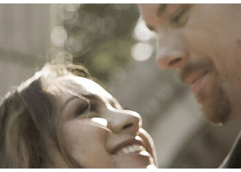 Mississauga videographer Thomas & Bella Videography