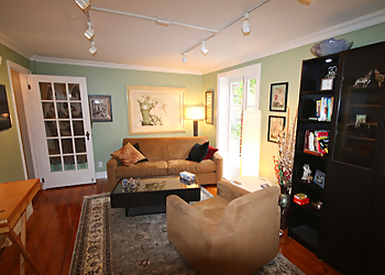 Todd Hayen, PhD, RP - HAYEN CENTRE FOR PSYCHOTHERAPY & COUNSELLING - Aurora, ON Marriage Counselling - Office Interior Image