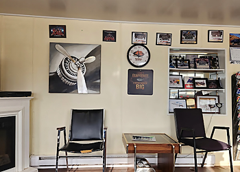 Tommy's Custom Exhaust & Auto Repair - London, ON Garage de réparation voiture - Business Interior Image