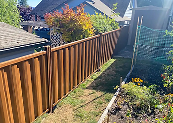 Nanaimo fencing contractor Top Notch Fence and Exterior