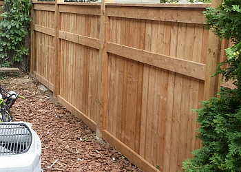 Toronto fencing contractor Top Quality Decks And Fences image 1