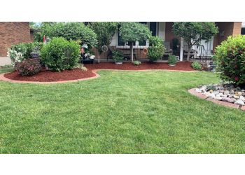 Stratford lawn care service Top Trimming Landscaping & Maintenance