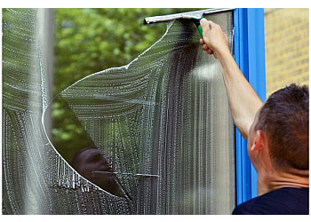 Halton Hills window cleaner Town & Country Window Cleaning