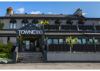 Laval seafood restaurant Towne 380