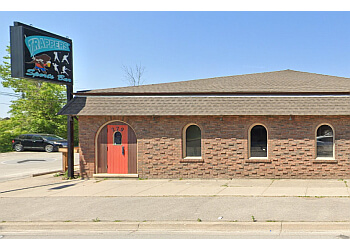 Welland sports bar Trappers Sports Bar