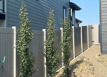 Medicine Hat fencing contractor True Gritt Fencing