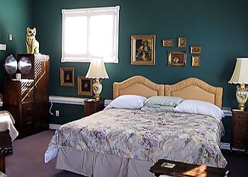 St Catharines bed and breakfast Tudor Creek House Bed and Breakfast