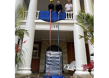 London moving company Two Small Men With Big Hearts Moving