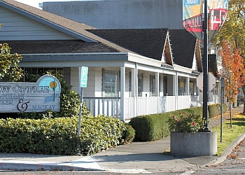 Surrey estate planning lawyer Tyler B. Dennis - MACMILLAN TUCKER