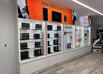 UniverCell Markham - Markham, ON Cell Phone Repair - Business Interior Image