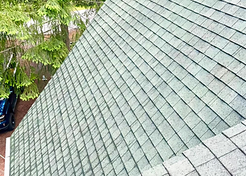Nanaimo gutter cleaner VE Exterior Property Services