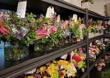 Winnipeg Fleuristes Valley Flowers