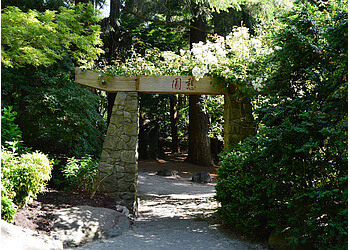 Vancouver places to see VanDusen Botanical Garden