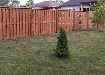 Niagara Falls fencing contractor  VanDuzen Fence & Post image 1