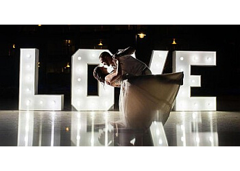 Orillia wedding photographer Vaughn Barry Photography