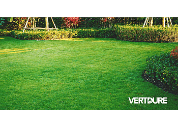 Montreal lawn care service Vertdure | Entretien Pelouse West Island