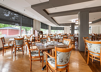 Villa Chicoutimi - Saguenay, QC Retirement Homes - Dining Room Image