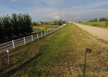 Saskatoon Entrepreneurs En Clôtures Vinyl Guys Fence & Deck Ltd.