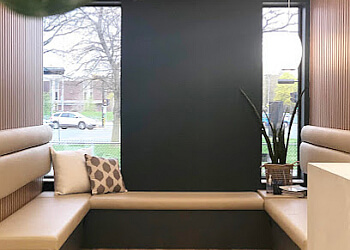 Longueuil physical therapist Virginie Hébert, PT - PHYSIO OSTÉO LONGUEUIL