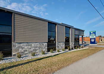 Walker Road Animal Hospital Walker Road Animal Hospital - Windsor, ON Veterinary Clinics - Clinic Exterior Image