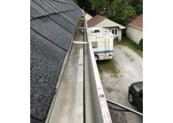 Welland gutter cleaner Watershed Eavestroughs