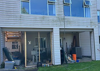 Maple Ridge gutter cleaner We LOVE Pressure Washing & Soft Washing