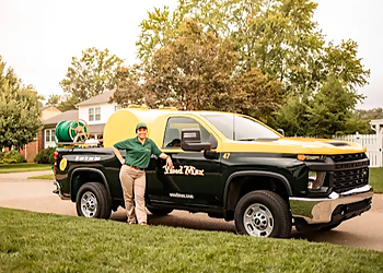 Weed Man Sudbury Weed Man Sudbury - Sudbury, ON Service D'Entretien De Pelouse - Truck Image
