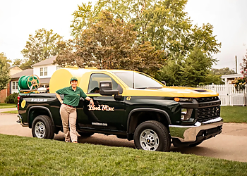 Weed Man Thunder Bay Weed Man Thunder Bay - Thunder Bay, ON Service D'Entretien De Pelouse - Truck Image