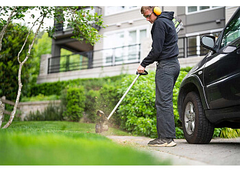 North Vancouver lawn care service West Coast Lawns & Gardens