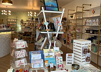 Windsor Boutiques De Cadeaux Whiskeyjack Boutique