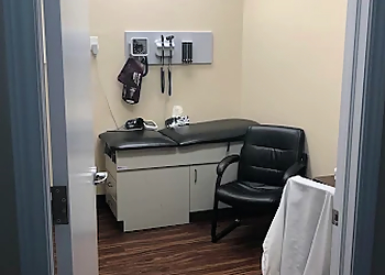 Wiltshire Pharmacy Remedys Rx - Sarnia, ON Cliniques sans rendez-vous - Treatment Room Image