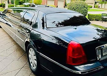 Windsor Limo Service Windsor Limo Service - Windsor, ON Service De Limousine - Limo image