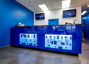 WirelessRev - Ottawa, ON Cell Phone Repair - Business Interior Image