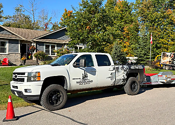 Woodland Tree Service - Orillia, ON Services d'arboriculteur - Truck Image