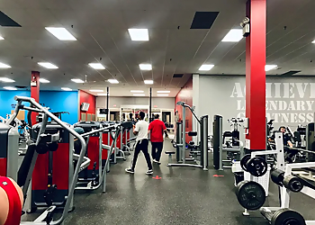 World Gym - Sudbury, ON Gymnases - Interior Image