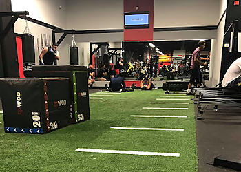 Laval Gymnases World Gym Laval