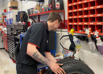 London car repair shop Wortley Auto Service