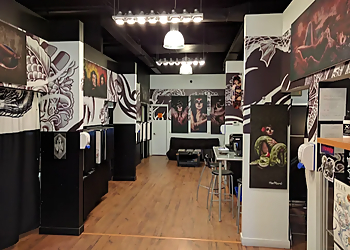 XS Tattoo & Piercing Terrebonne - Terrebonne, QC Tattoo Shops - Business Interior Image