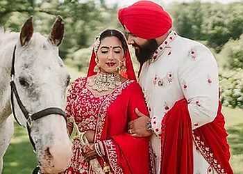 Brampton wedding photographer Yellow Pony Productions