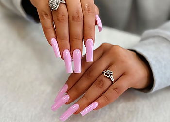 Kelowna Salons De Manucure Young Nail Bar