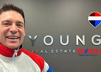 Young Real Estate - Langley, BC Real Estate Agents - Office Interior Image