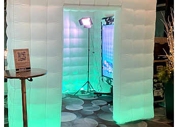 Quebec photo booth company bobb.in the box