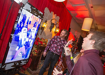 Quebec photo booth company bobb.in the box