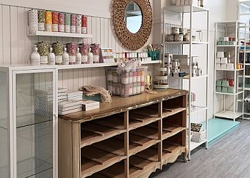 Montreal Boutiques De Cadeaux kitschÀ l'Os... ou pas