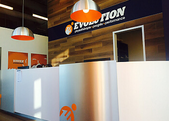 Terrebonne physical therapist Évolution Physio