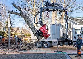 Élagueurs Arbor Élagueurs Arbor - Granby, QC Services d'arboriculteur - Truck Image