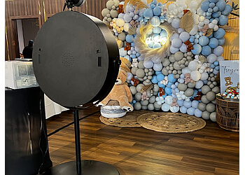 Montreal Entreprises De Photomaton Ô Mira Photobooth